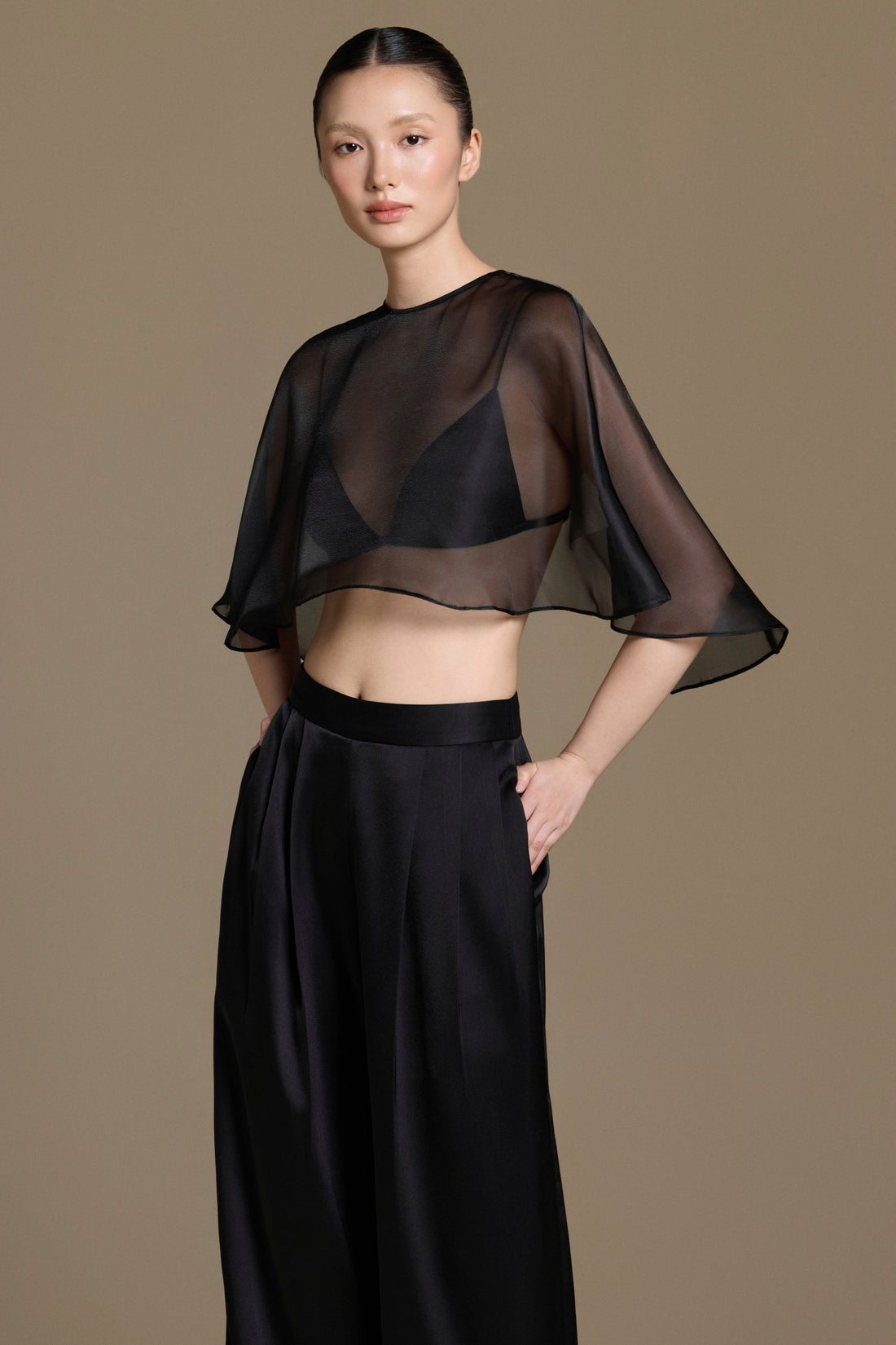 Airy Black Mini-cape | 01-airy-black-mini-cape