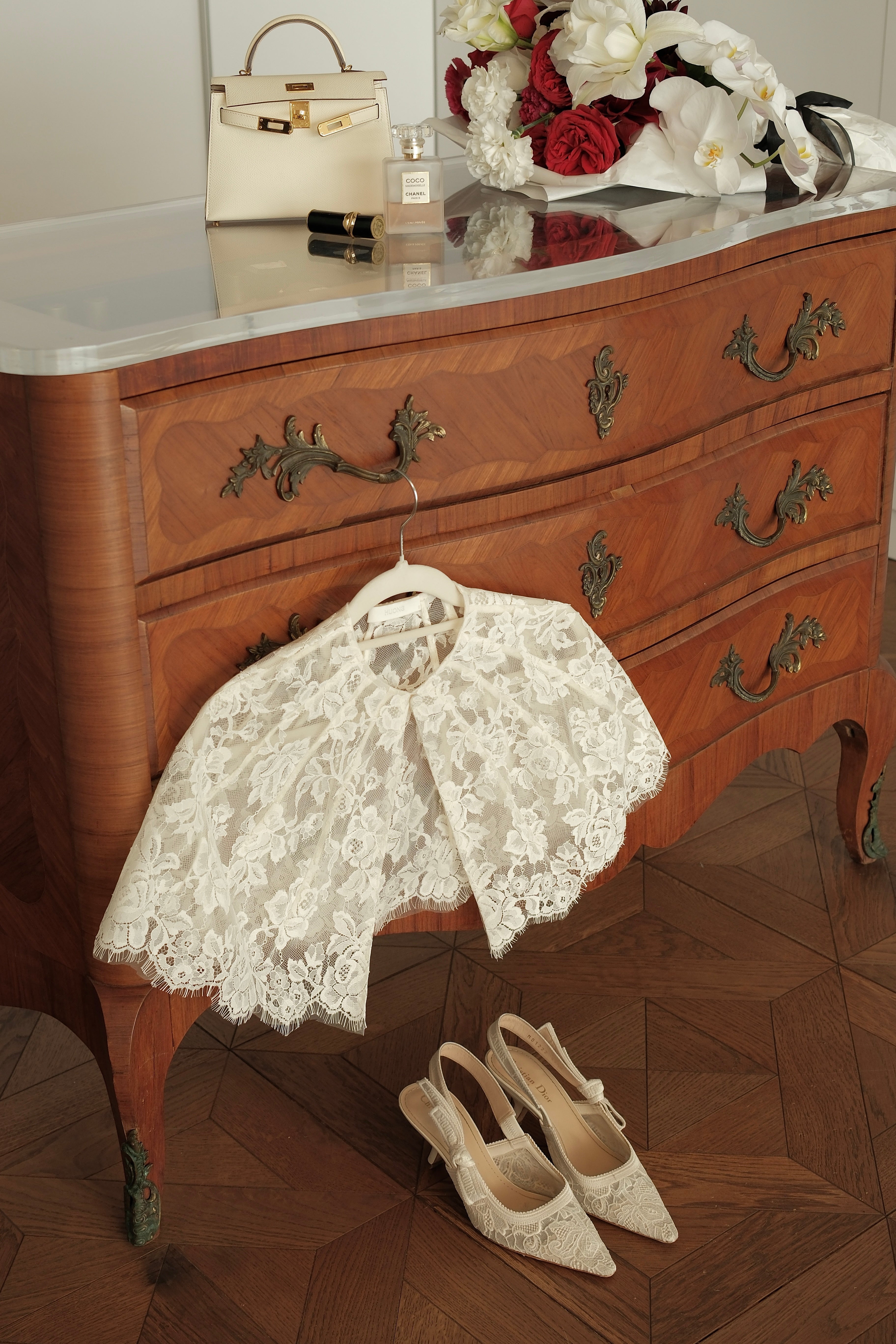 Rosalie Mini-Cape